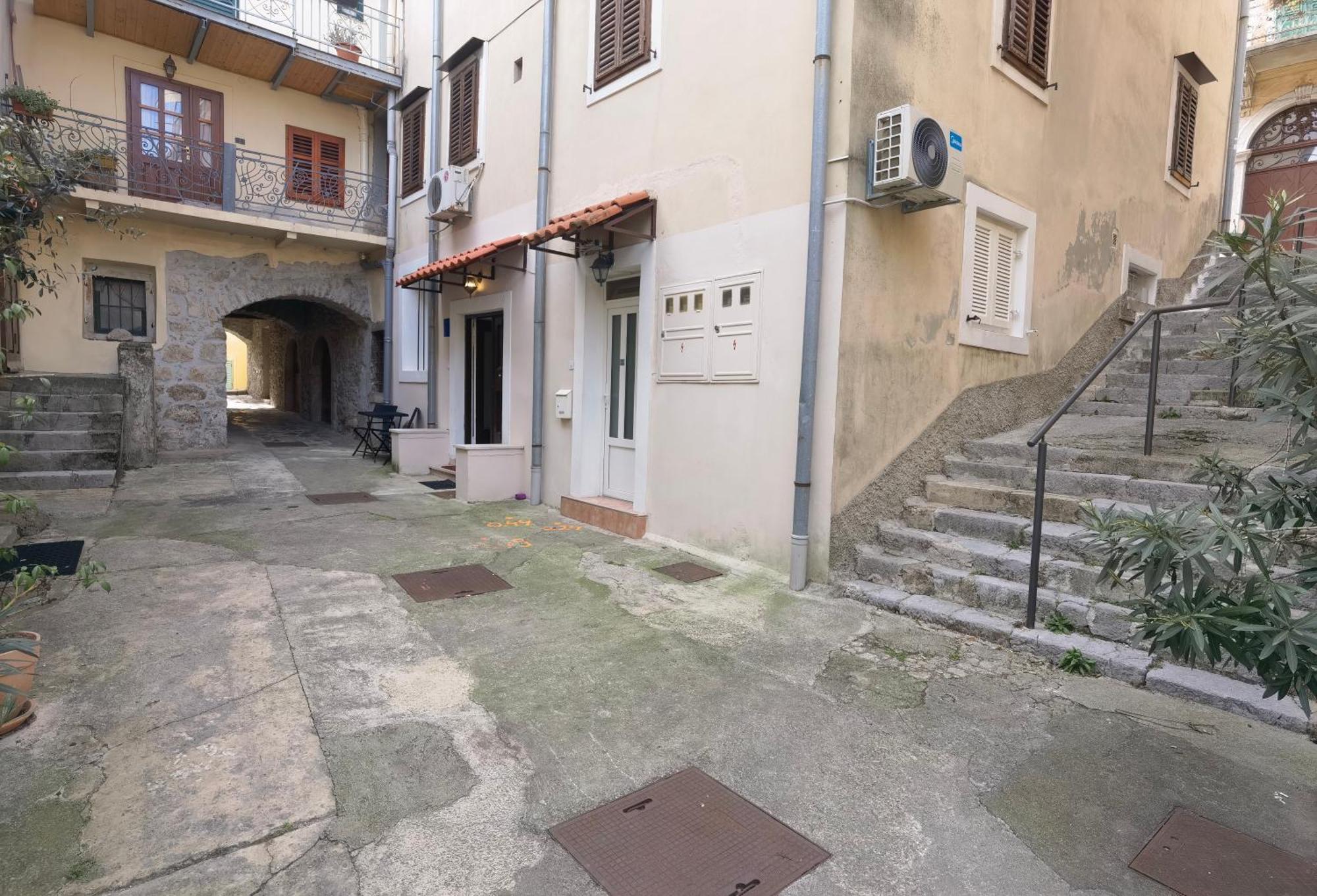 Apartment Zlatko , Ten Steps To The Sea Opatija Exterior photo